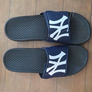 New York Yankees Navy and White Slide Sandals